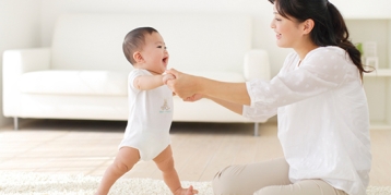 这么教宝宝学走路，可能会害了TA！